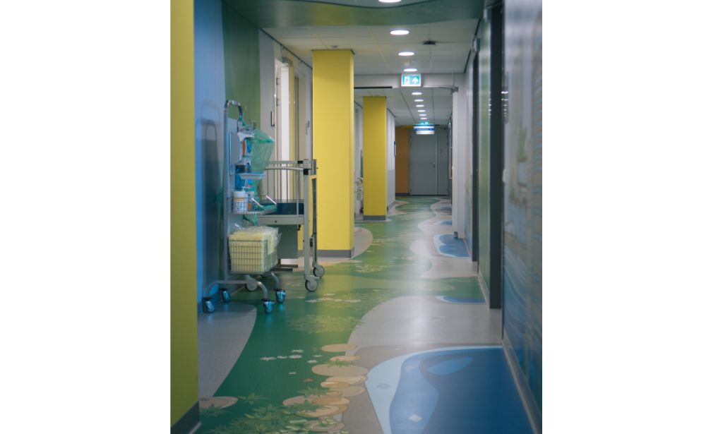 Ikazia's hallway
